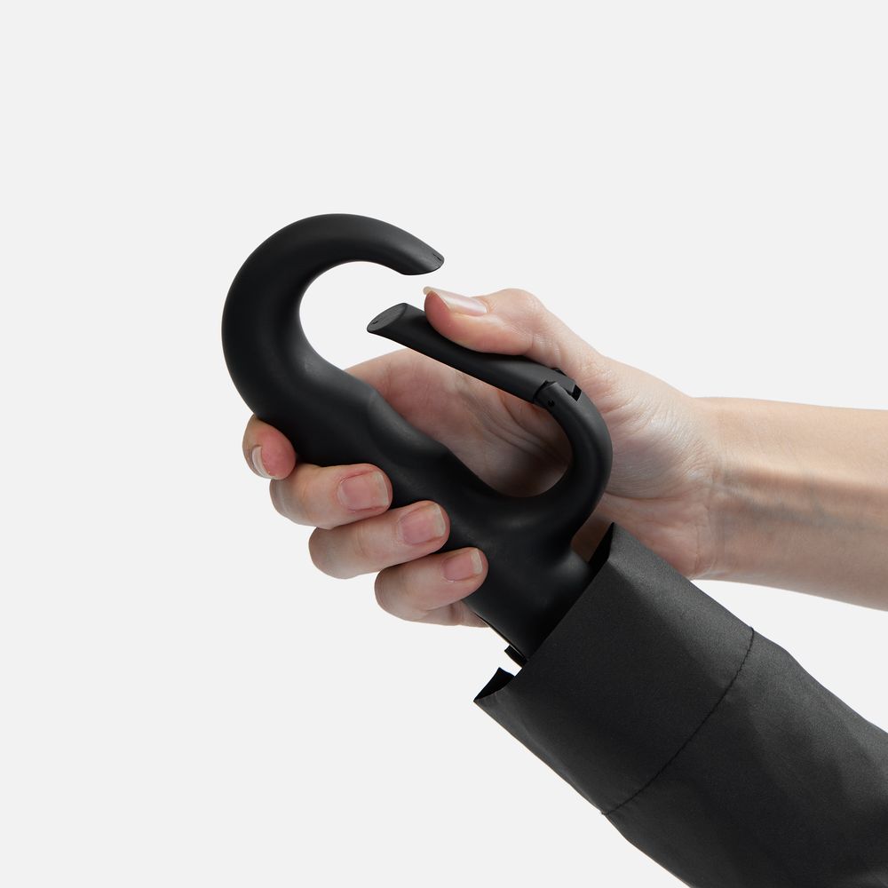 Зонт обратного сложения inLoop с ручкой-карабином, черный (Изображение 8)