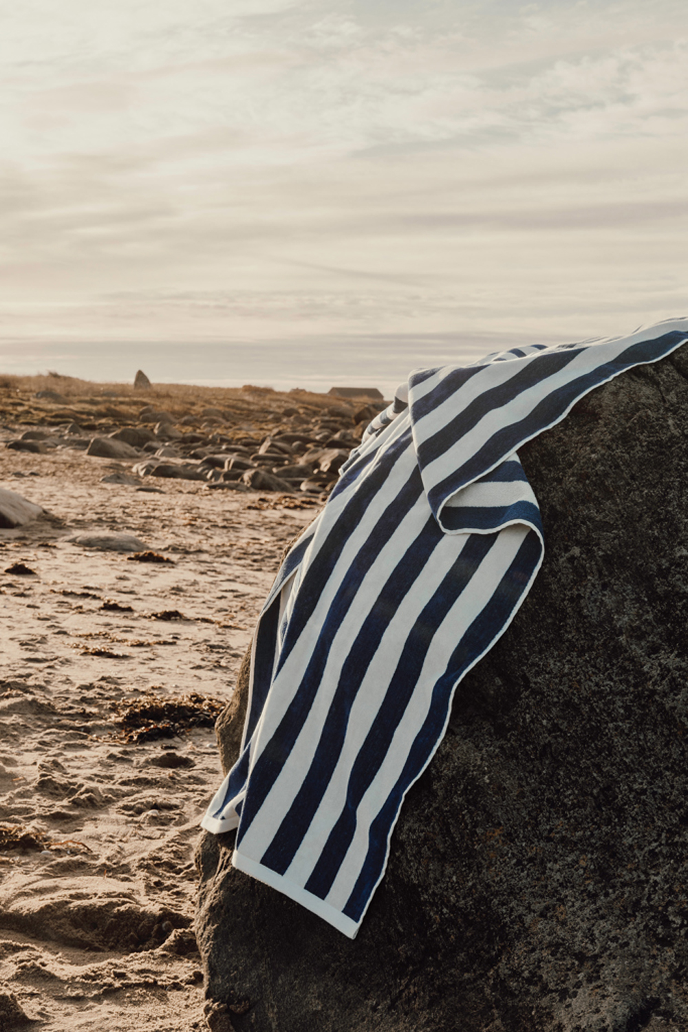 Пляжное полотенце VINGA Lagoa GRS (Изображение 3)