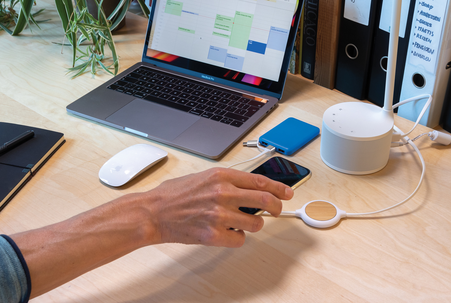 Кабель 3 в 1 с бамбуковой док-станцией для беспроводной зарядки, 5 Вт (Изображение 7)