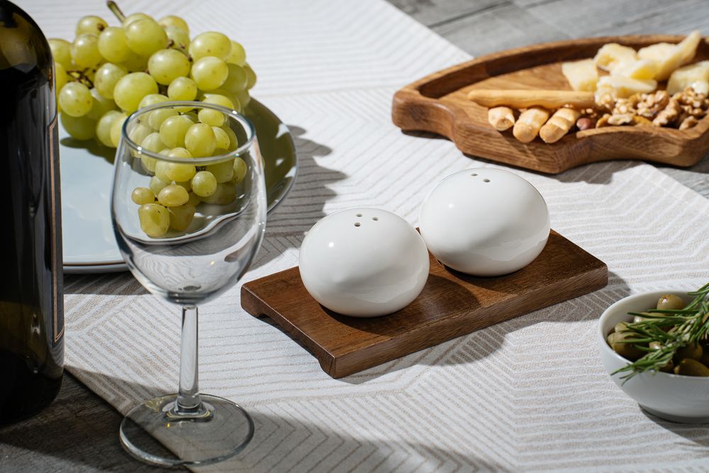 Набор из солонки и перечницы Piacente, белый (Изображение 9)