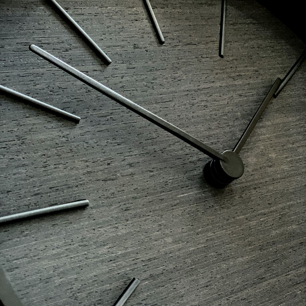 Часы настенные Plato, черное дерево (Изображение 5)