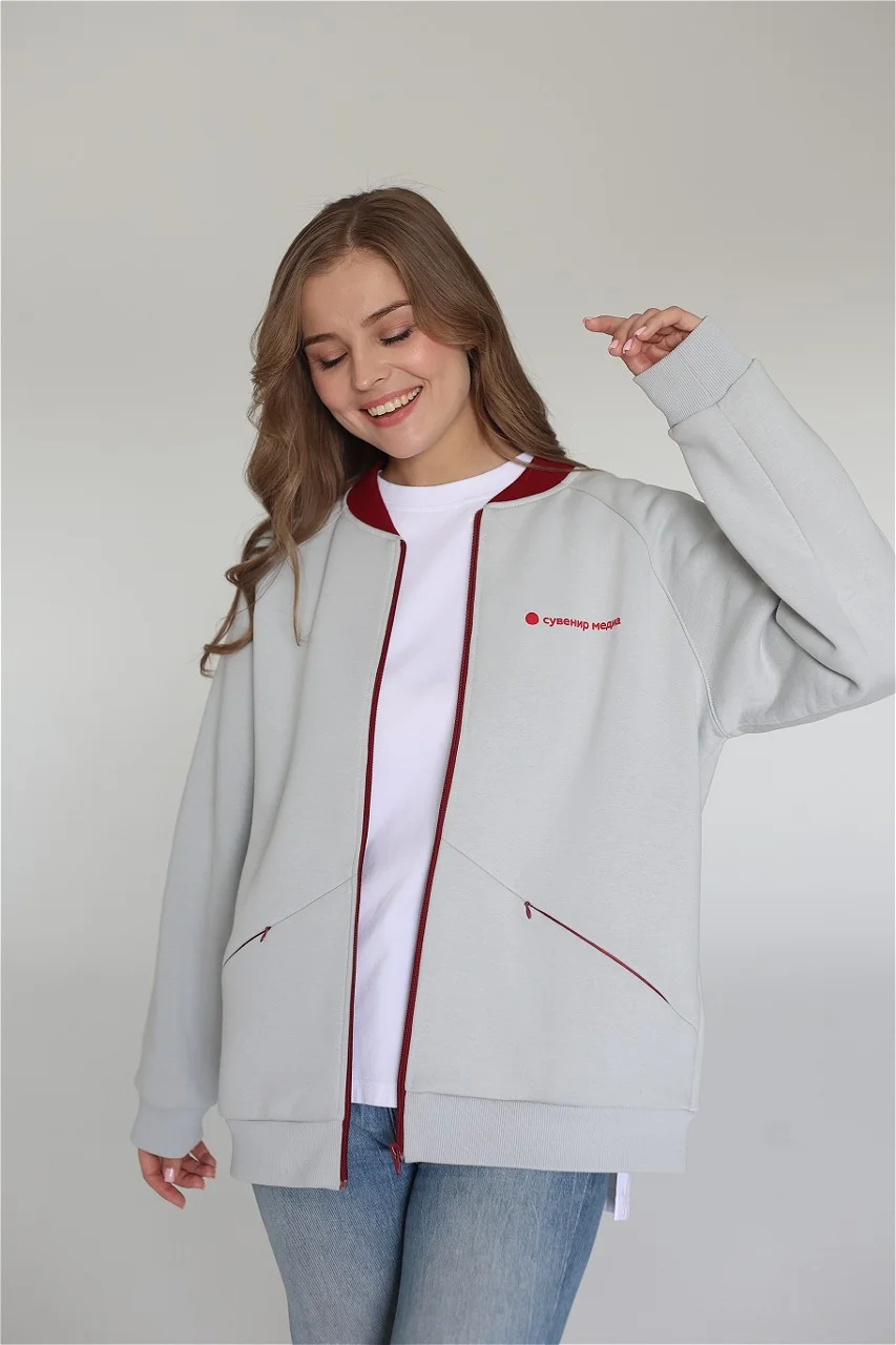 <Бомбер с логотипом