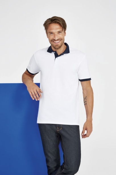 Белые футболки поло с логотипом