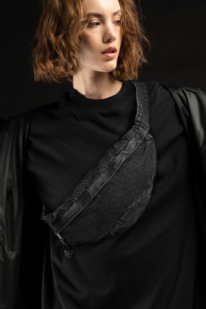 Сумки на пояс с логотипом