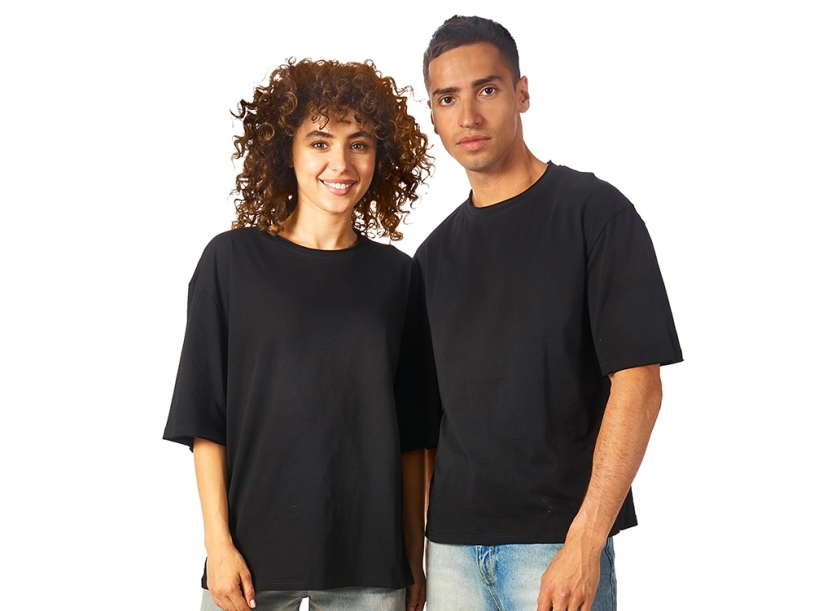 Черные футболки с логотипом